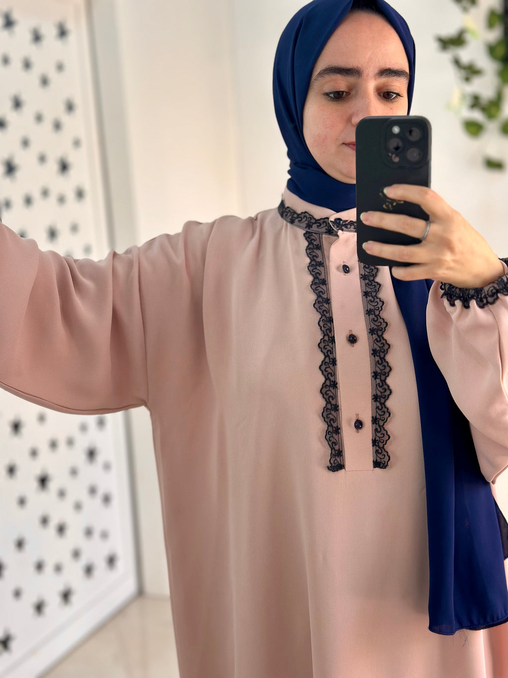 عبائة وردة