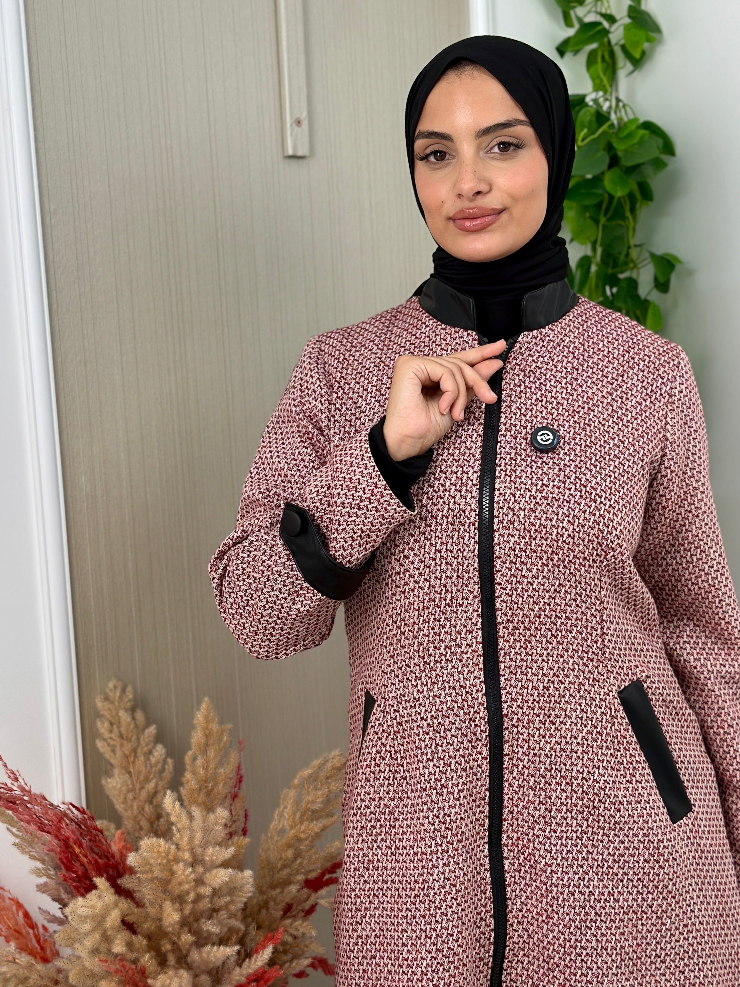 manteau rouge et noir