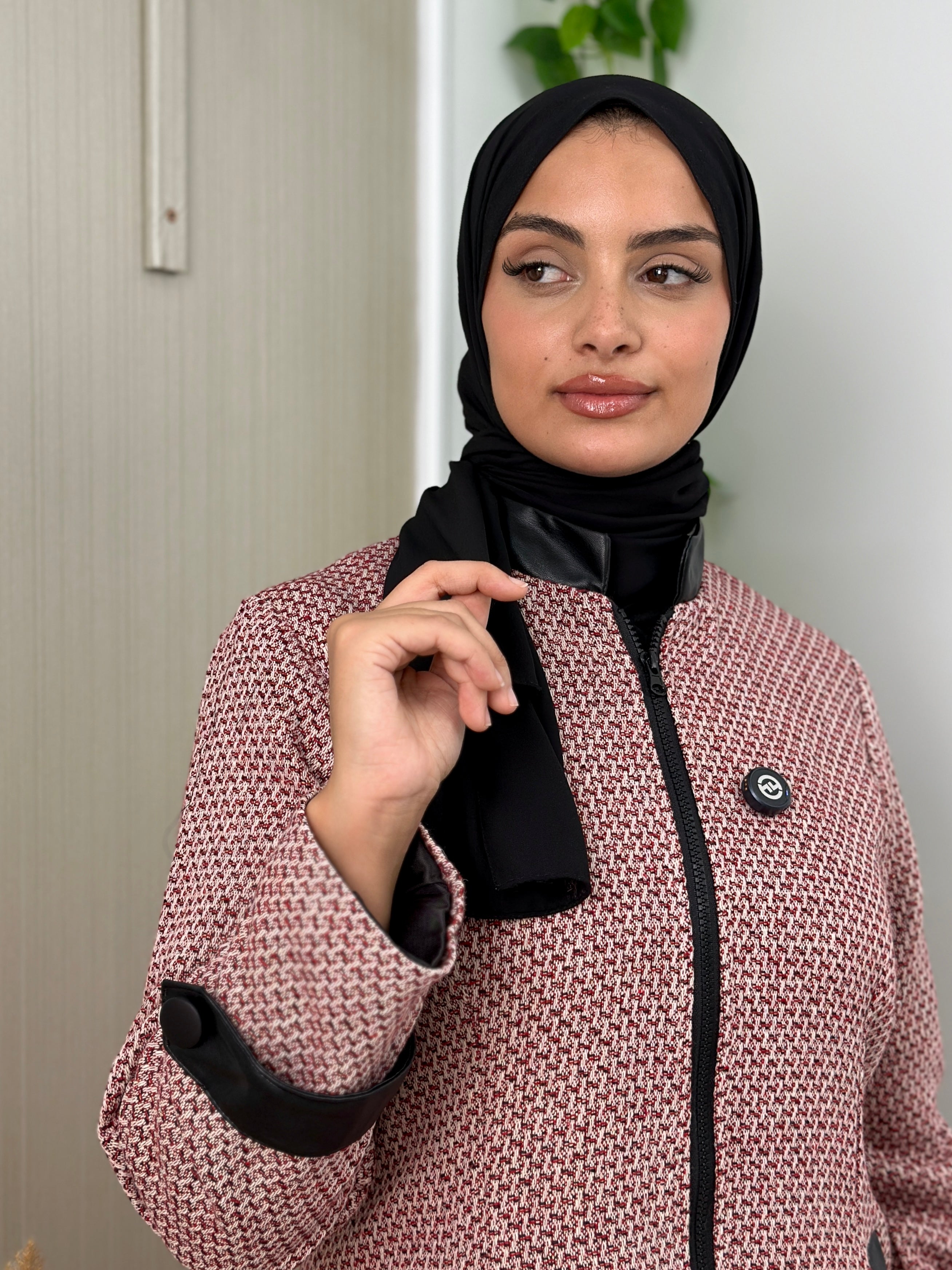 manteau rouge et noir