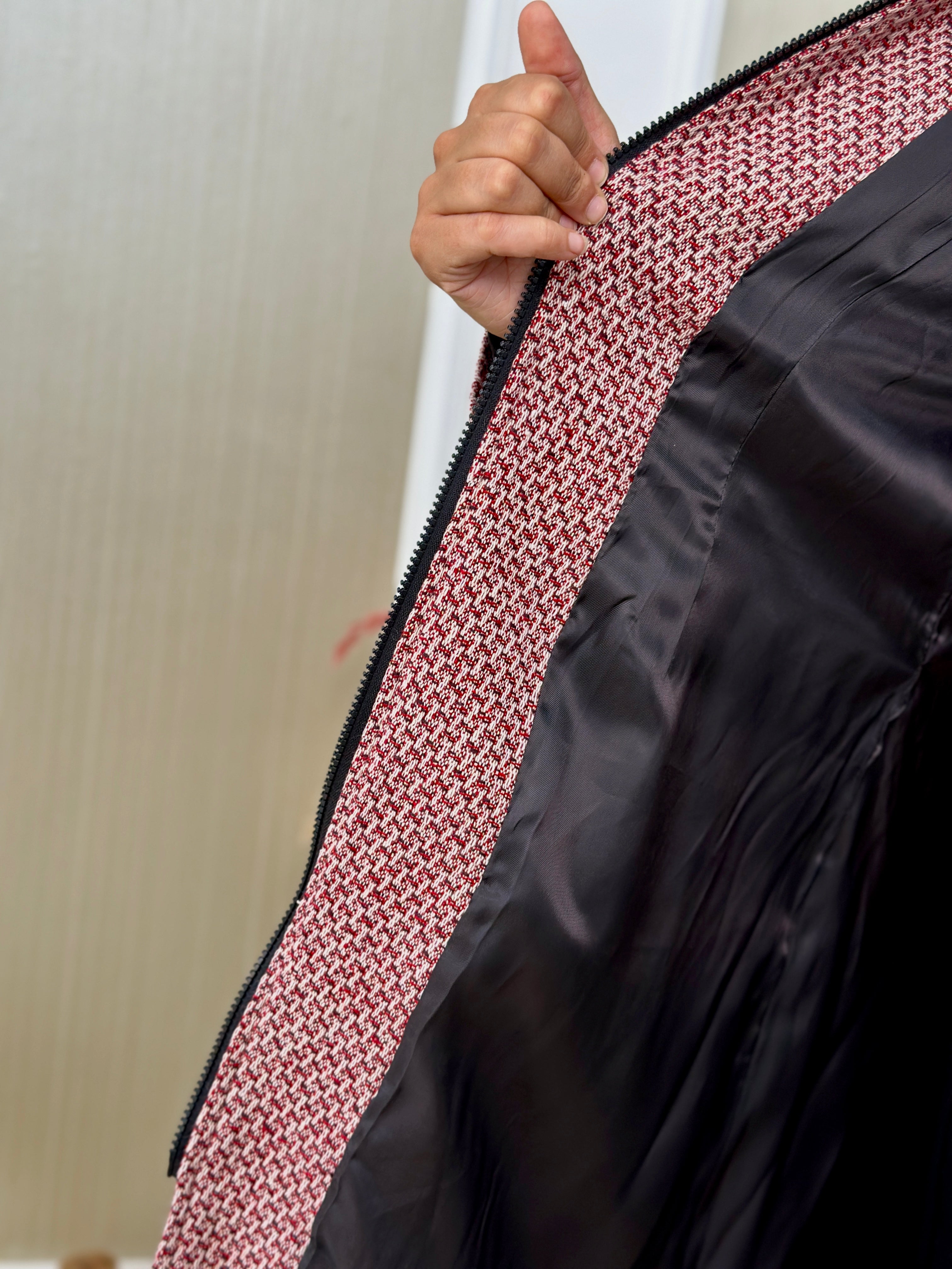 manteau rouge et noir